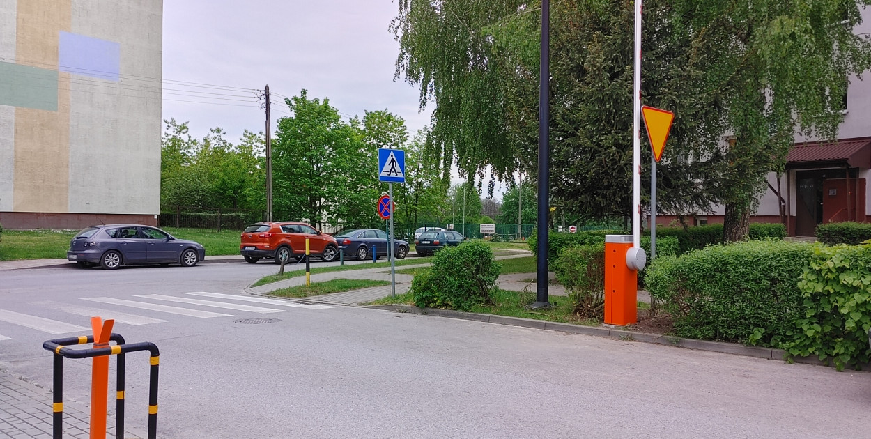 Szlaban już stoi. Wjazd na Nadstawą od Aptecznej tylko dla właścicieli pilotów
