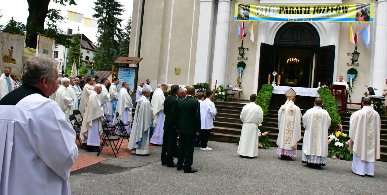 Józefów uczcił 300-lecie parafii (FOTO, VIDEO)