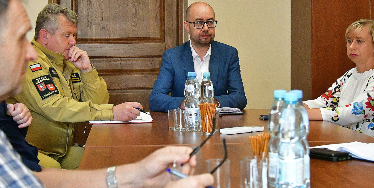 Sztab kryzysowy w Starostwie Powiatowym, powodem wczorajsze ulewy (FOTO)