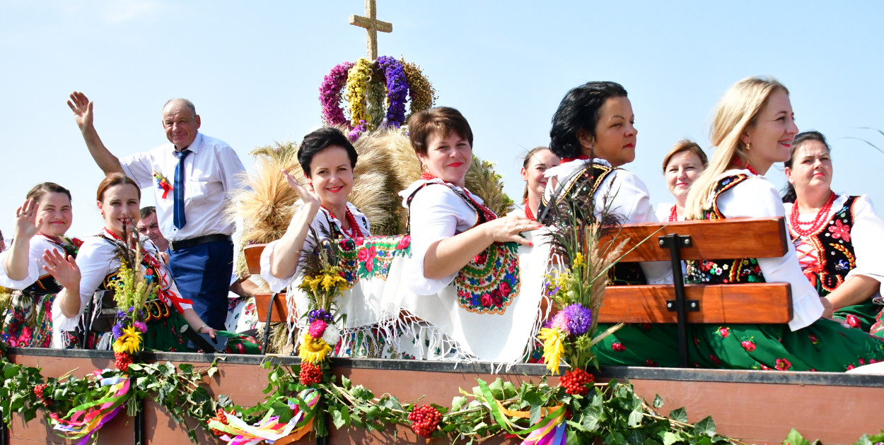 Za plony ziemi dziękowali mieszkańcy gminy Obsza (FOTO, VIDEO)