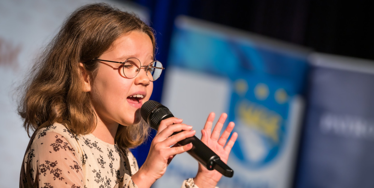 Amelia Lewkowicz z MDK zdobyła wyróżnienie w Finale „Śpiewającego Słowika”