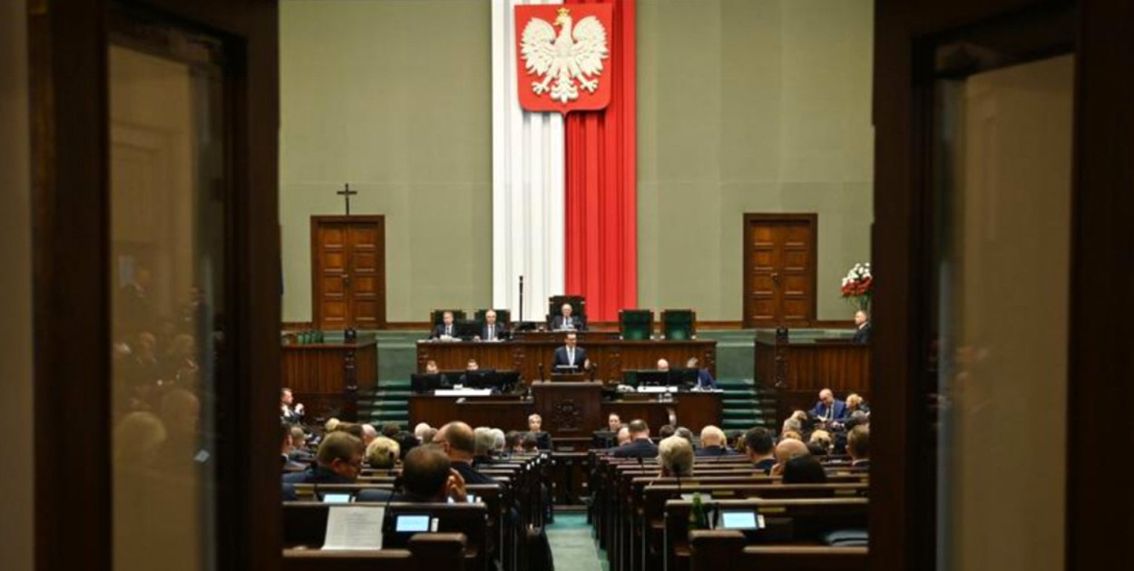Tak w sali sejmowej siedzą posłowie reprezentujący Biłgoraj i Ziemię Biłgorajską