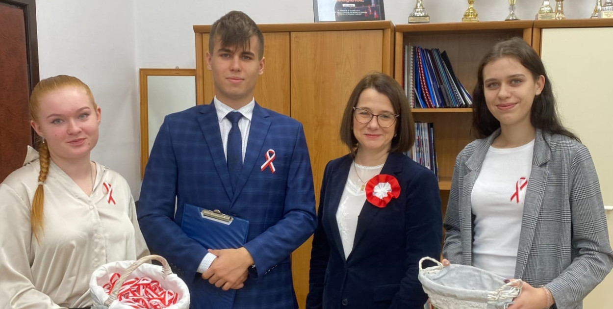 W hołdzie bohaterom - akcja Samorządu Uczniowskiego biłgorajskiego RCEZ-tu