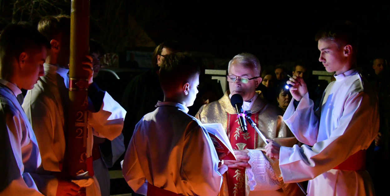 Wigilia Paschalna. Chrystus zmartwychwstał i żyje!