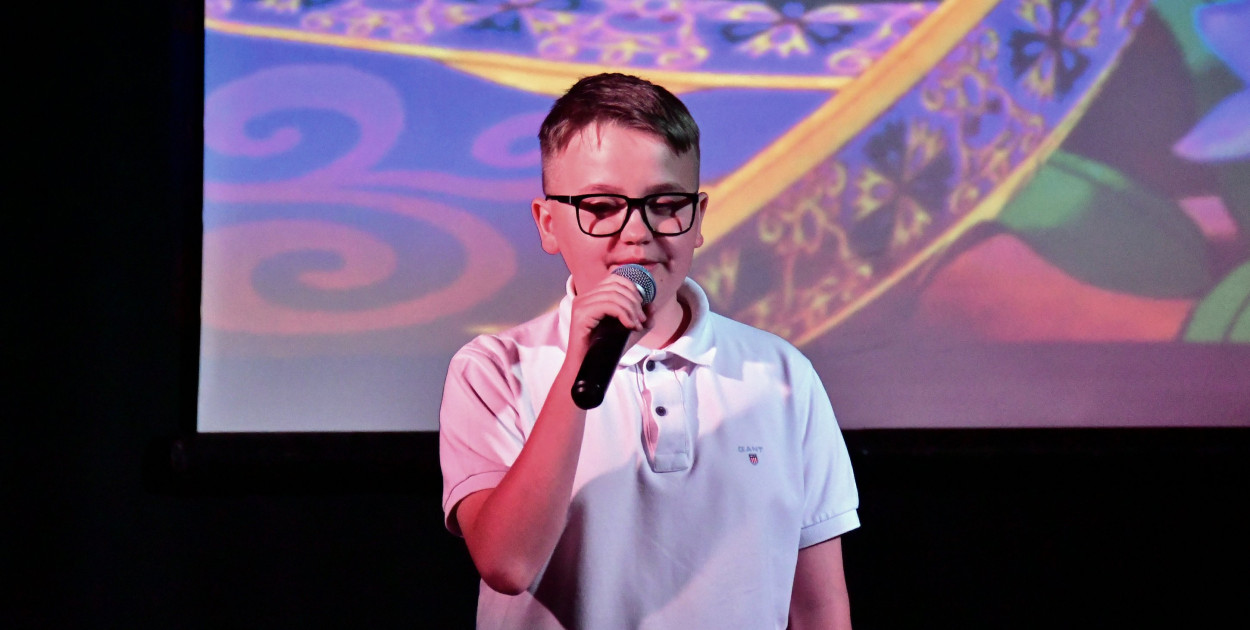 Biłgoraj: Młodzi artyści śpiewają hity Disneya!