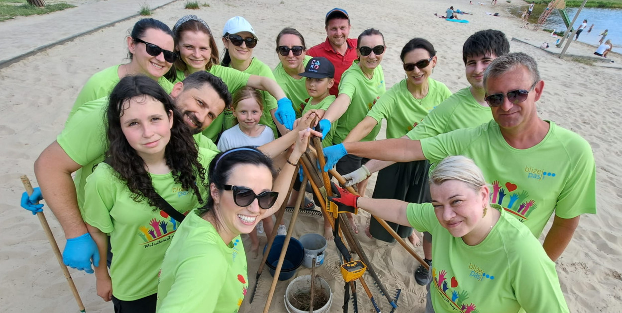 „Boso po piasku” czyli sprzątanie terenu Zalewu Bojary