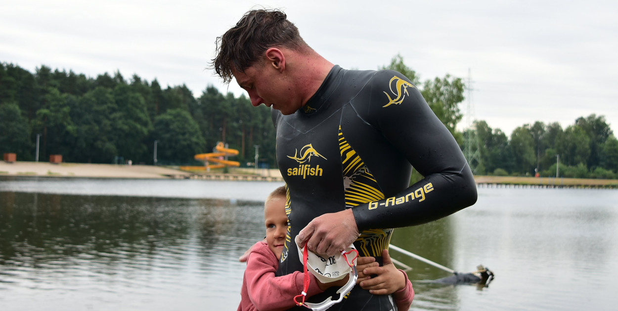 Damian Błaszczyk: Jak 18-latek przeszedł do historii pokonując 80 km w wodzie FOTO