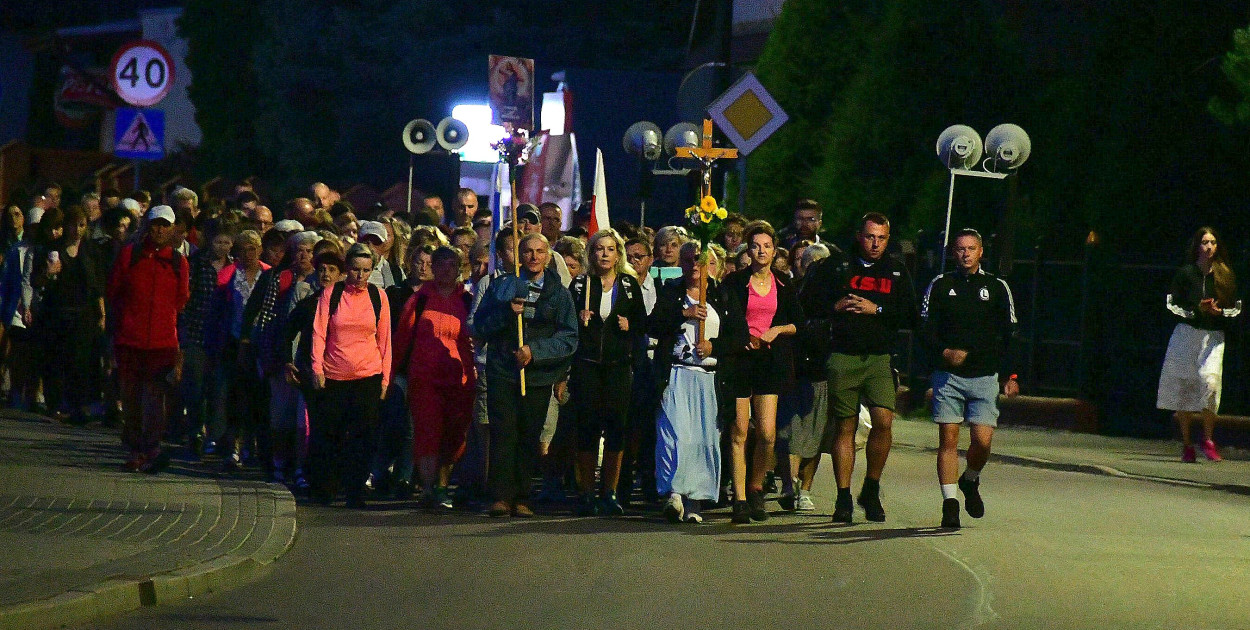 Pielgrzymka z Biłgoraja do Janowa Lubelskiego. 40 km w drodze do sanktuarium Matki Bożej Różańcowej