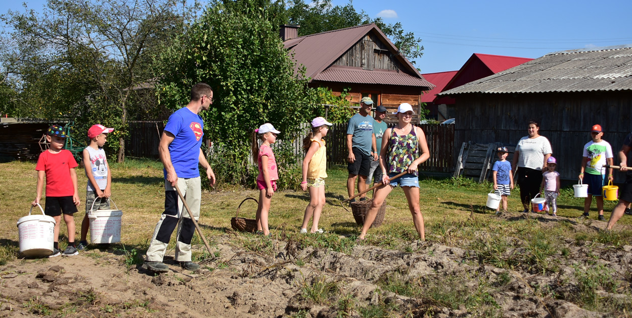 Bawić się trzeba umieć. II Kartoflaki u Dereźnianek pełne atrakcji i tradycji FOTO