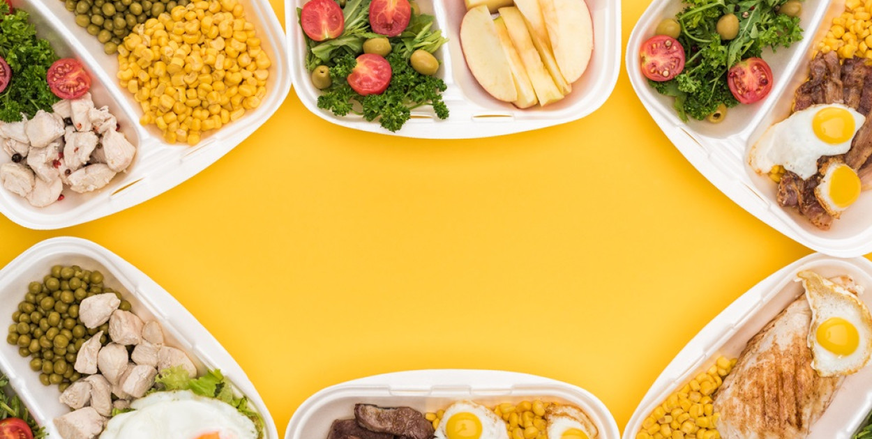 Catering dietetyczny dla wegan i wegetarian – jak znaleźć odpowiednie menu?