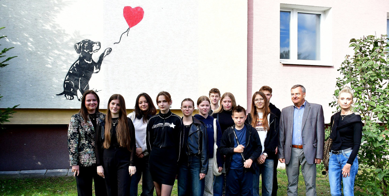 Mural w Biłgoraju: Młodzieżowa Rada Miasta promuje troskę o zwierzęta