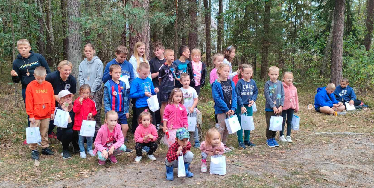 Wspólnie na grzybobranie. Radosne spotkanie mieszkańców