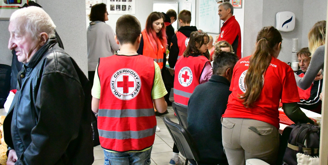 Biłgoraj. PCK zaprosił na ciepły posiłek. Wszystko w ramach... (FOTO)