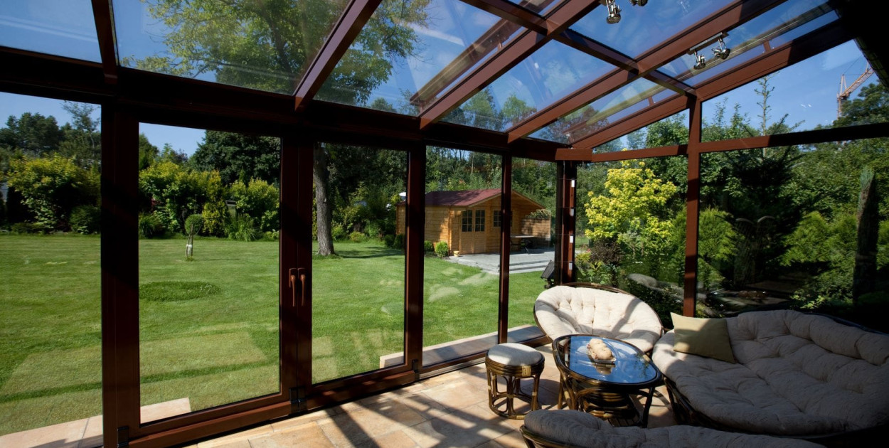 10 pomysłów na aranżację ogrodu zimowego: Jak stworzyć stylowe i funkcjonalne wnęt