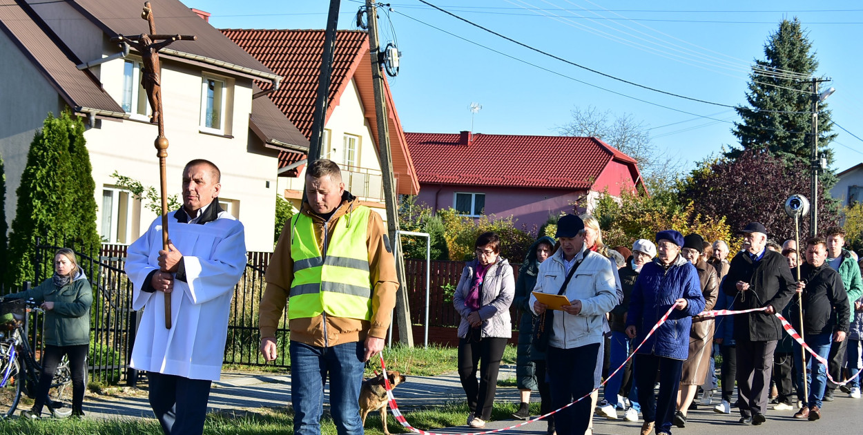 Dereźnia. Procesja różańcowa. Wiara i tradycja mieszkańców (FOTO, VIDEO)
