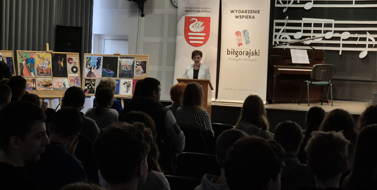 Muzyczne inspiracje w grafice: VIII edycja Konkursu Wyraź to w Pixel-ACH! (FOTO)