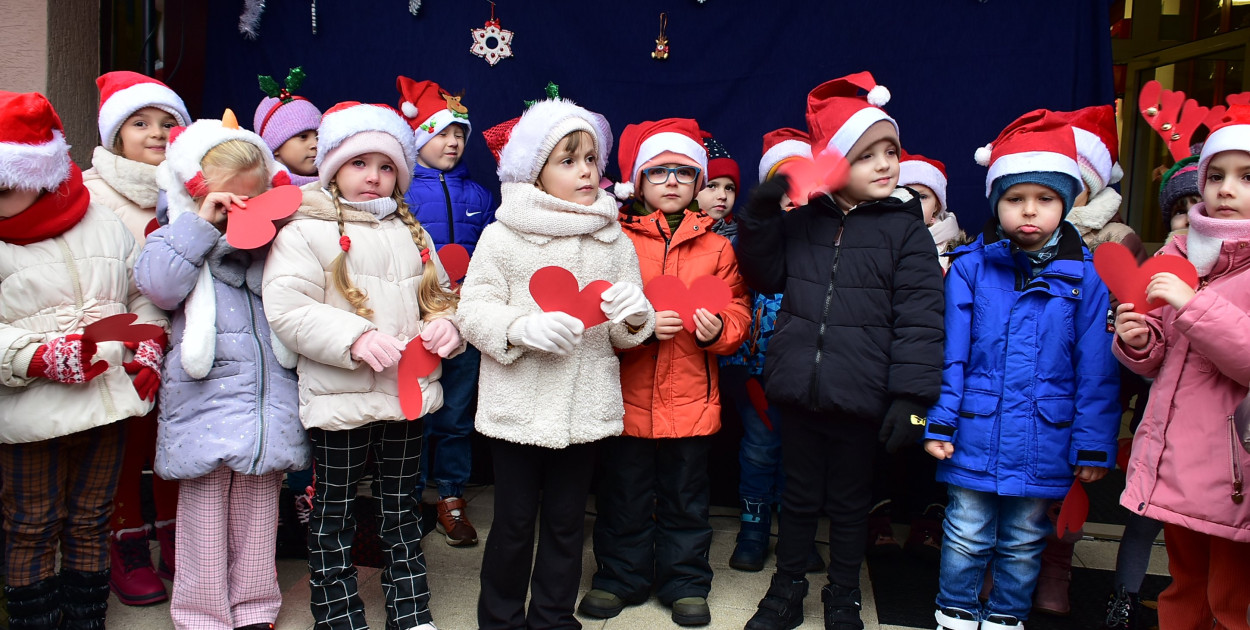 Wspólnymi siłami dla Mikołaja: Relacja z kiermaszu w Biłgoraju (FOTO)
