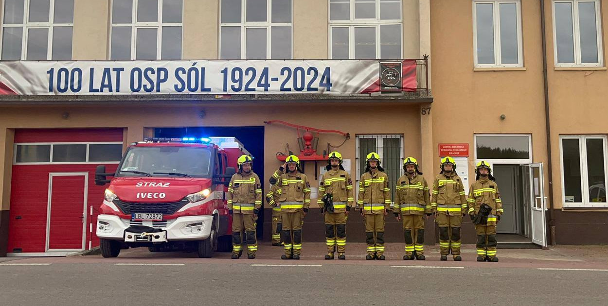 Strażacki hołd dla bohatera: pamięć o druhu z Sierakowic