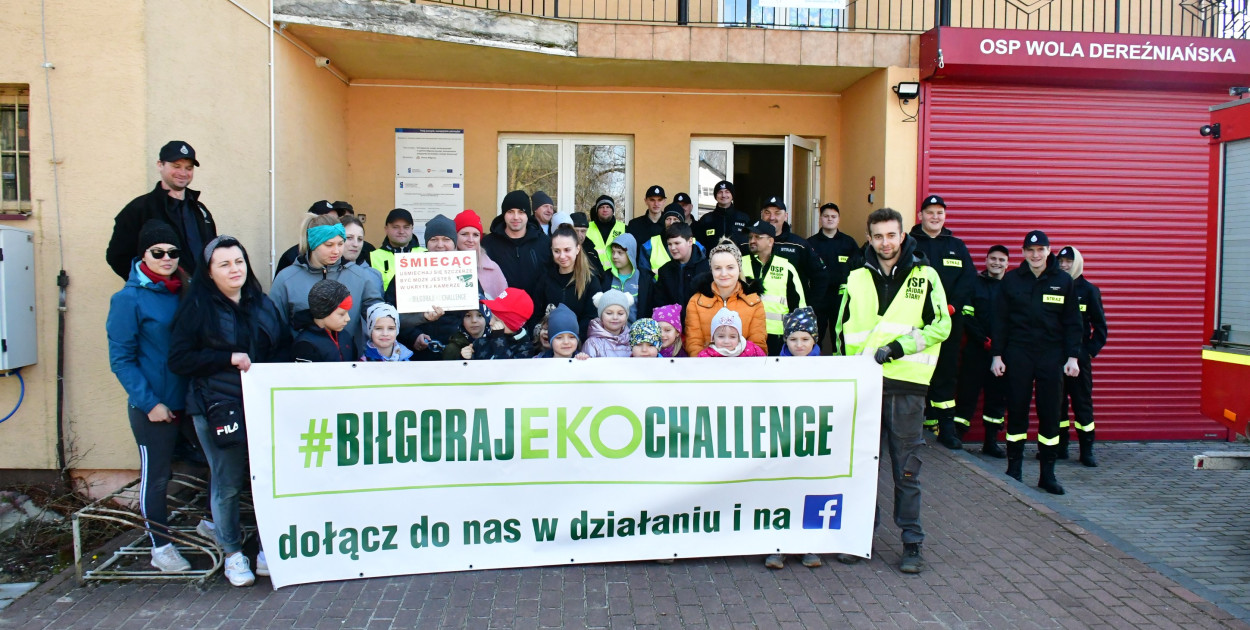 Mieszkańcy Woli Dereźniańskiej i Majdanu Starego posprzątali pas drogowy