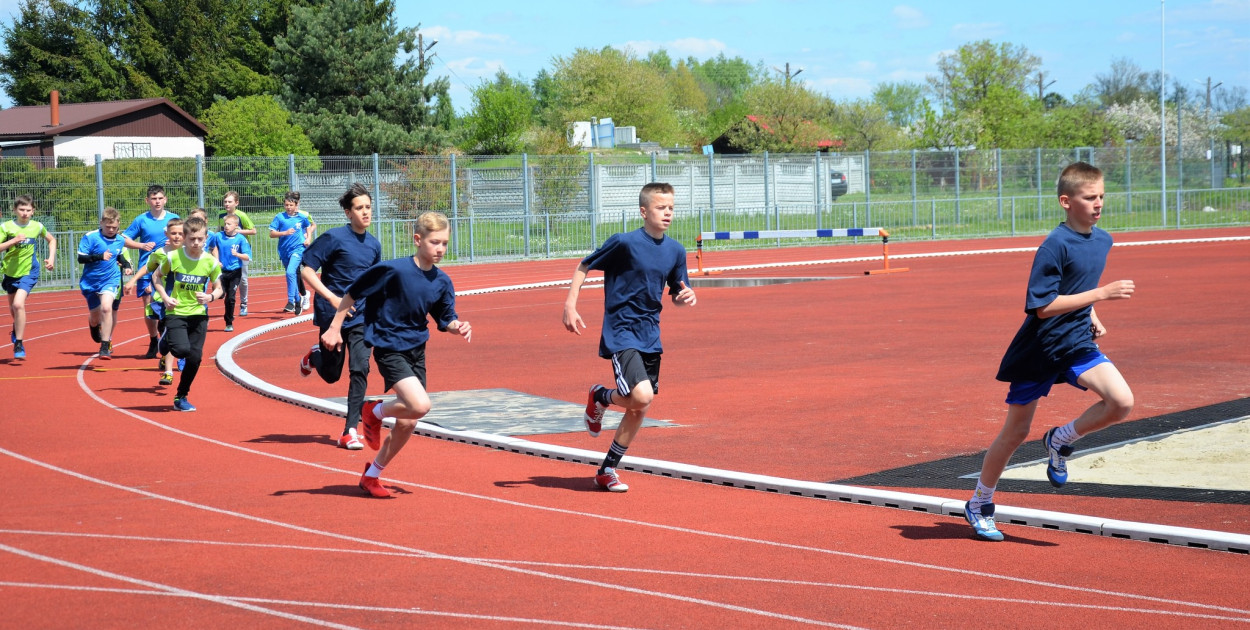 Zawody w czwórboju lekkoatletycznym na obiektach OSiR