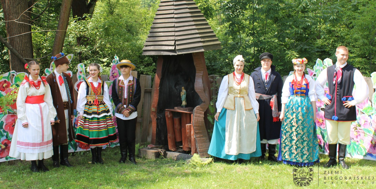Polskie stroje ludowe w Zespole Młyńskim w Biłgoraju