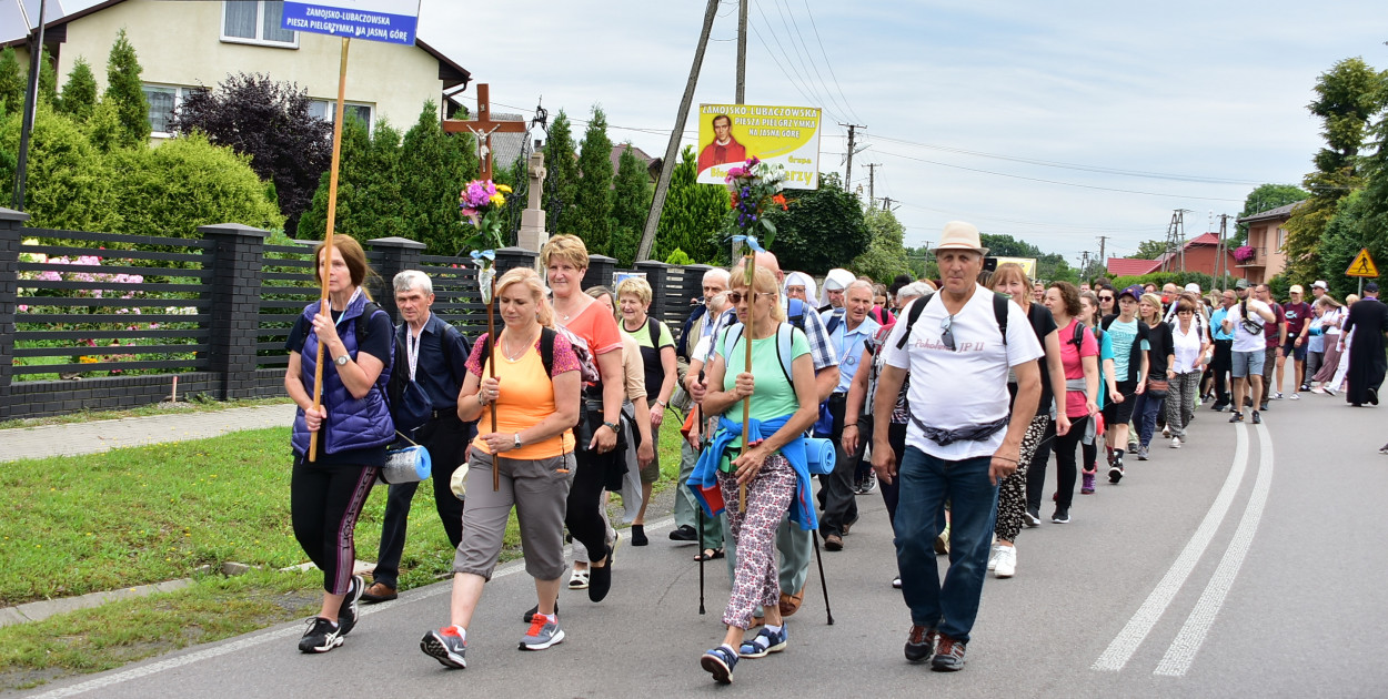 Pielgrzymi z Biłgoraja w drodze