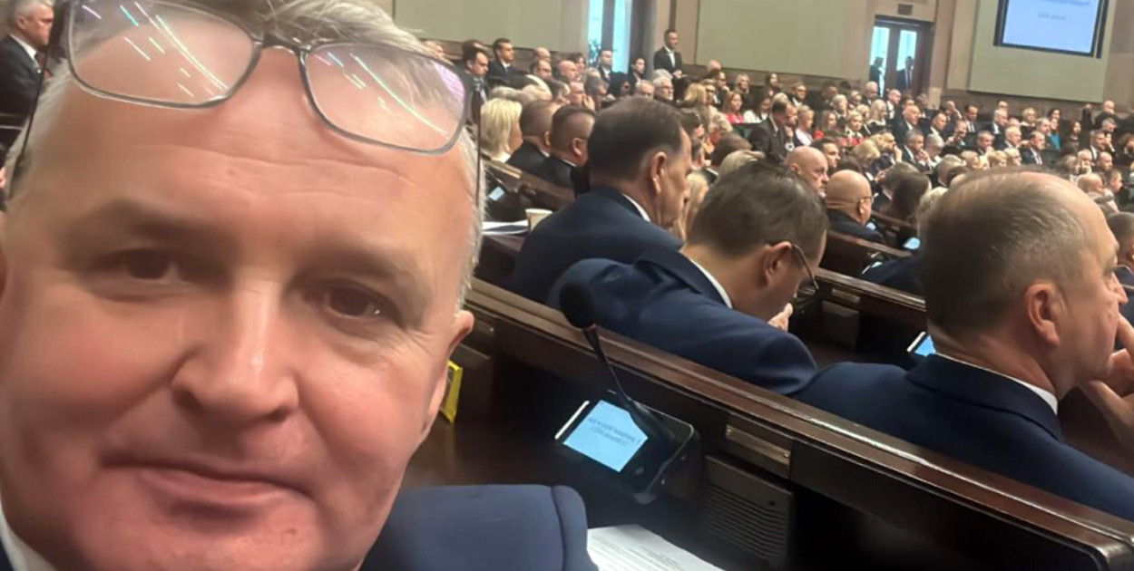 Nasi posłowie juz w sejmowych ławach