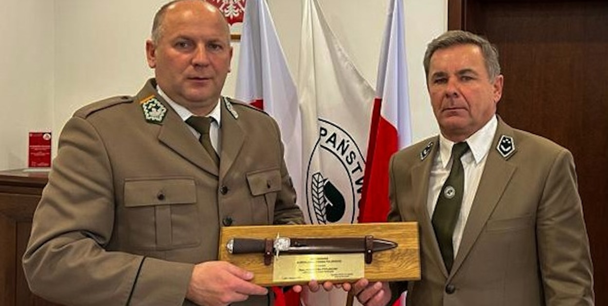 Leśniczy Antoni Pytlak uhonorowany prestiżowym wyróżnieniem, foto. NAdleśnictwo Józefów