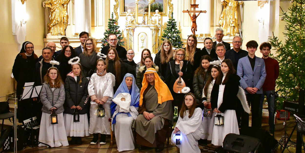 Wspólne kolędowanie w biłgorajskiej świątyni Trójcy Świętej