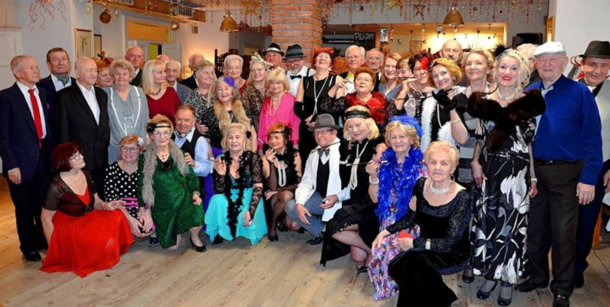Karnawałowe szaleństwo seniorów Uniwersytetu Trzeciego Wieku z Biłgoraja