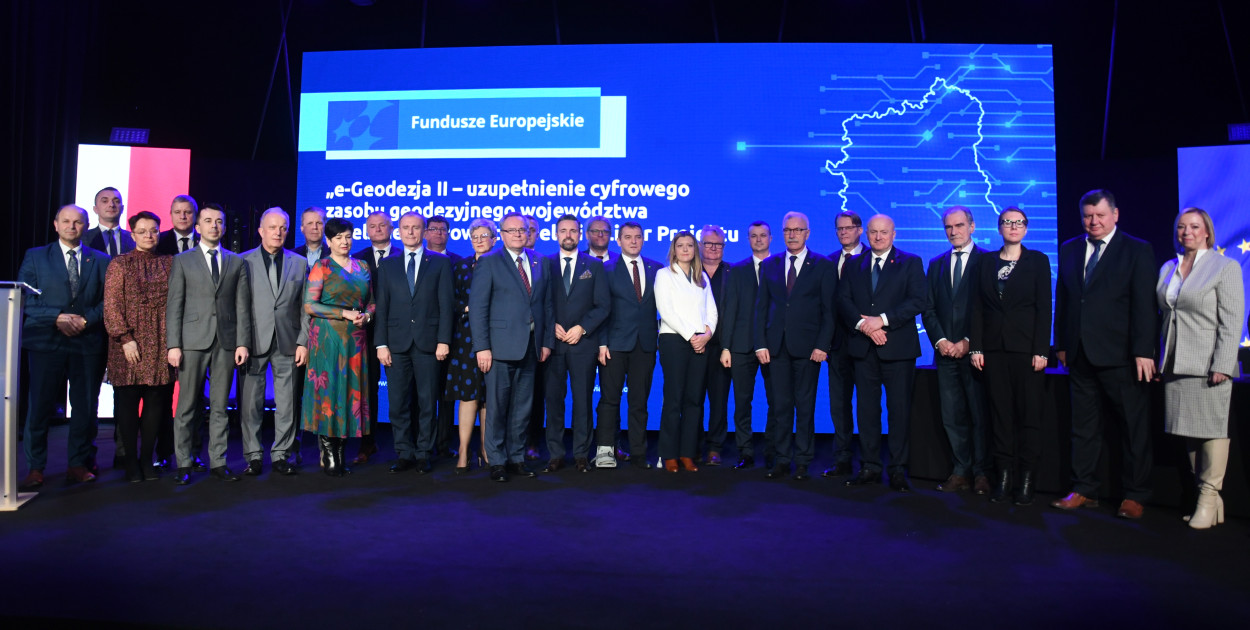 Blisko 19 mln zł dla powiatu na e-Geodezję