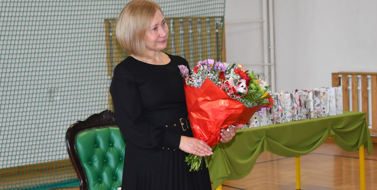 Wyjątkowe pożegnanie dyrektor szkoły w Majdanie Starym - Ireny Szmołda