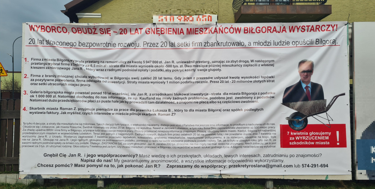 Baner z zarzutami wobec władz Biłgoraja wrócił 