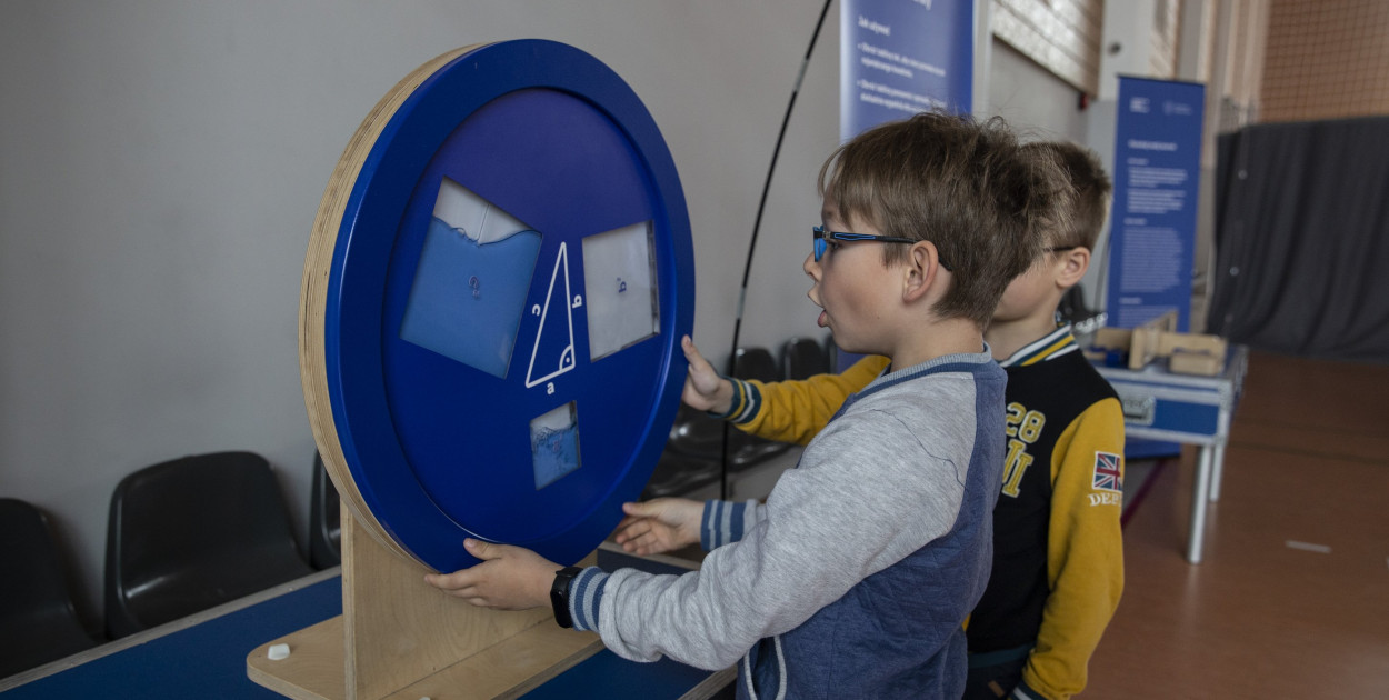 Naukobus z Centrum Nauki Kopernik w Zamchu