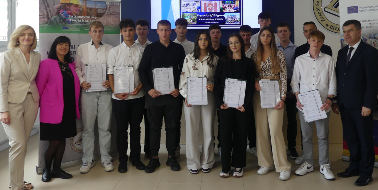 Uczestnicy programu mobilności Erasmus plus otrzymali Europassy