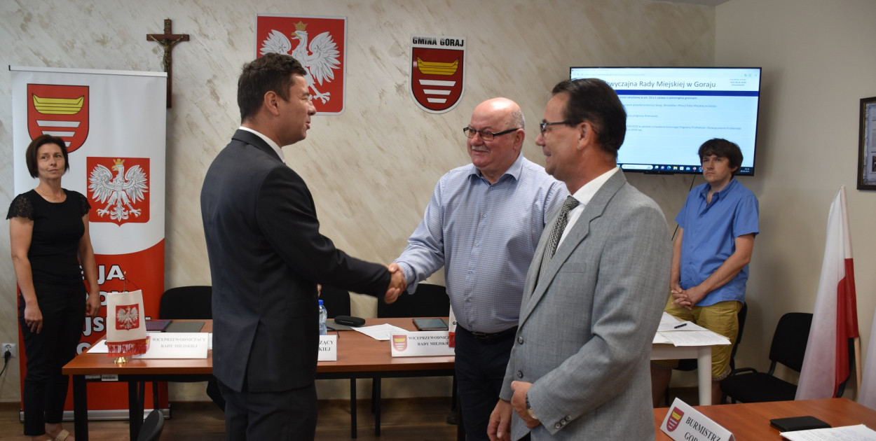 Wojciech Miazga nowym radnym Rady Miejskiej w Goraju - relacja z nadzwyczajnej sesji