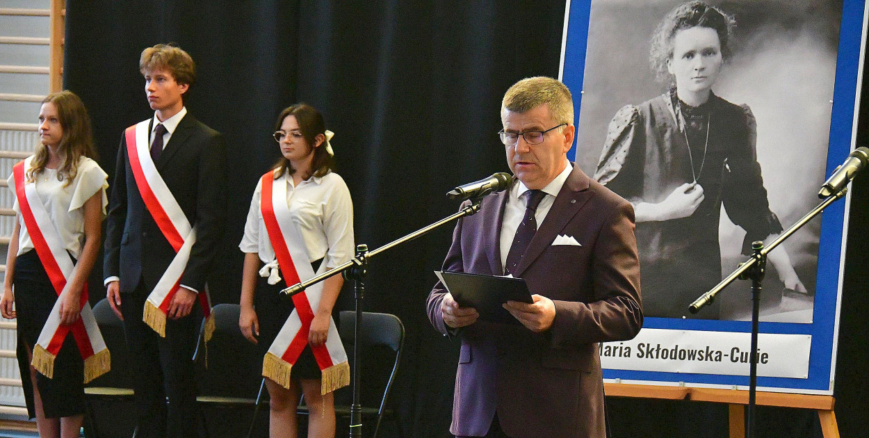 Nadanie imienia II LO w ZSBiO