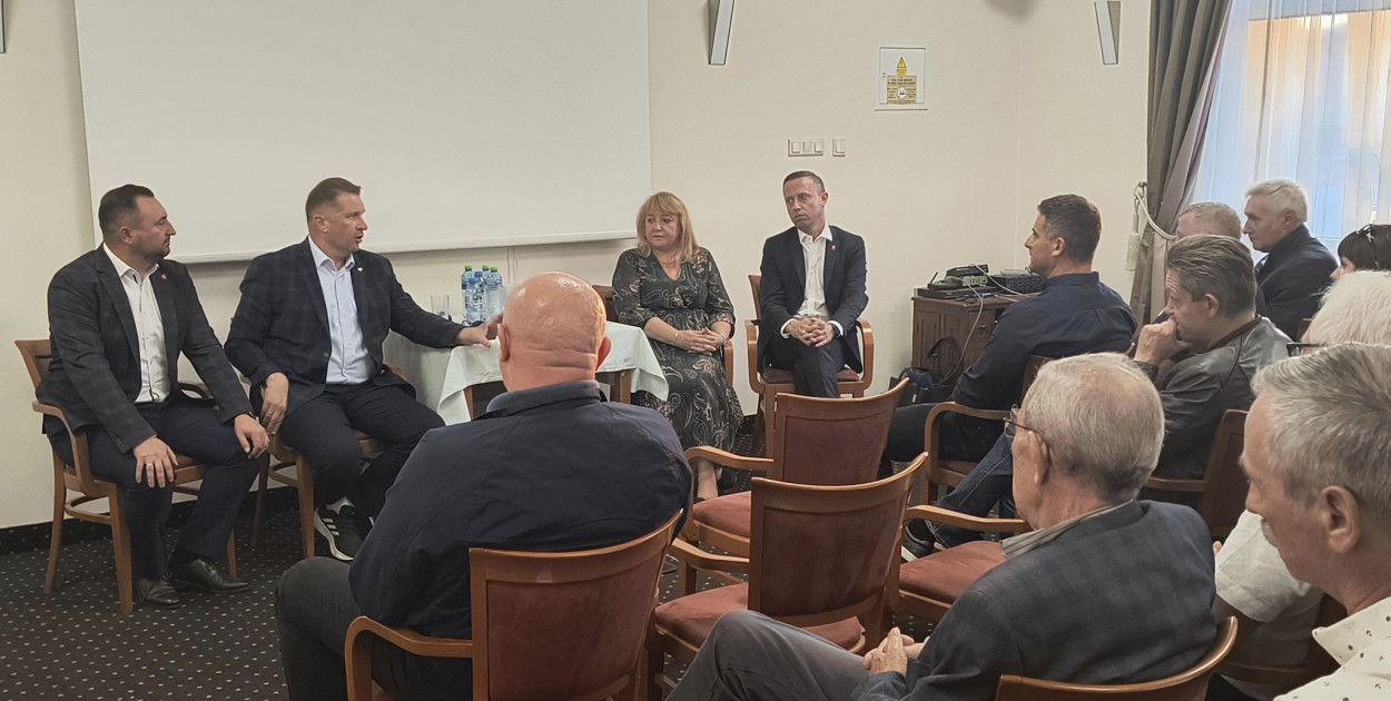 Przemysłąw Czarenk w Biłgoraju. Spotkał się z działaczami PIS. Foto: Marek Grzegorz Wojciechowski.