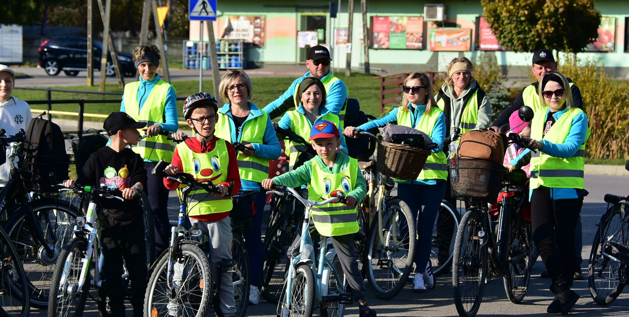 Rajd rowerowy z KGW w Potoku Górnym - Integracja, turystyka i radość