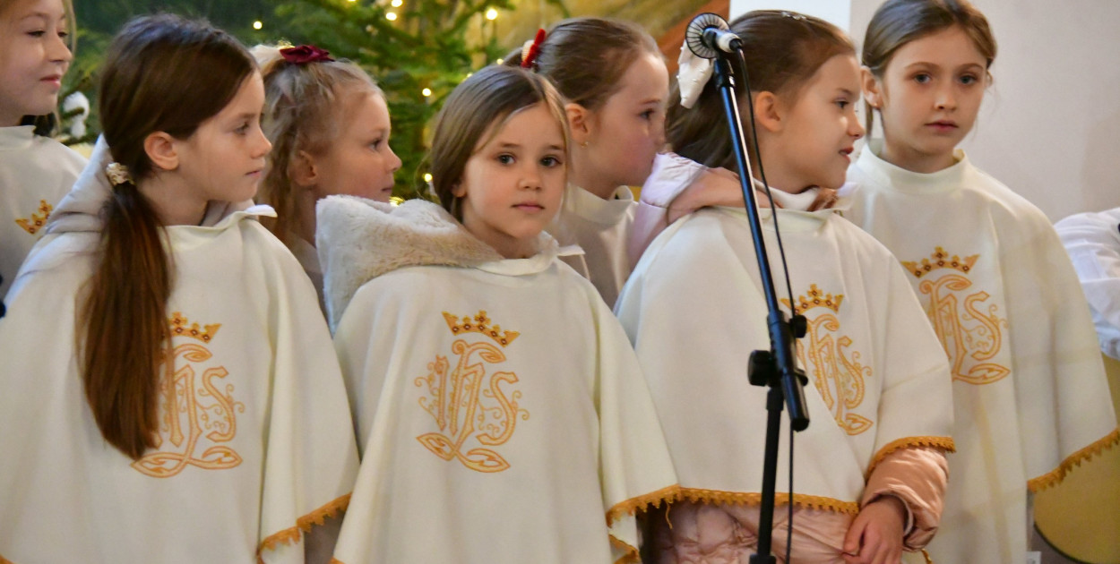 Koncert kolęd i pastorałek w wykonaniu Królewskich Skowronków