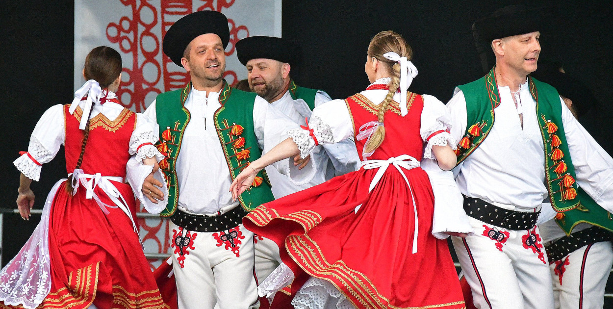 Biłgorajskie świętowanie majowych dni: koncert na scenie letniej BCK z biłgorajskimi zespołami