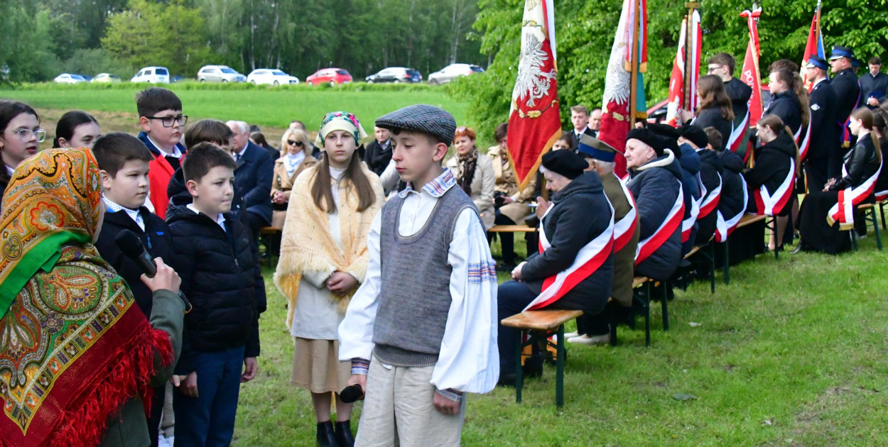 Ta pamięć płonie w sercach ludzkich. W ogniu zginęli ich przodkowie