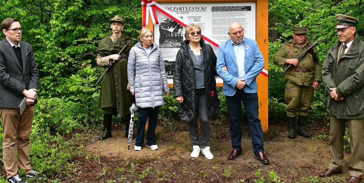 Na Zamarzniętych Wodach odsłonięto pamiątkową tablicę