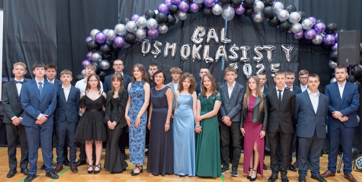 Pożegnanie z podstawówką: uroczysty bal ósmoklasisty we Frampolu