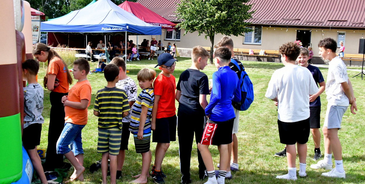 Powitanie lata w Dąbrówce: Rodzinny piknik pełen atrakcji i integracji