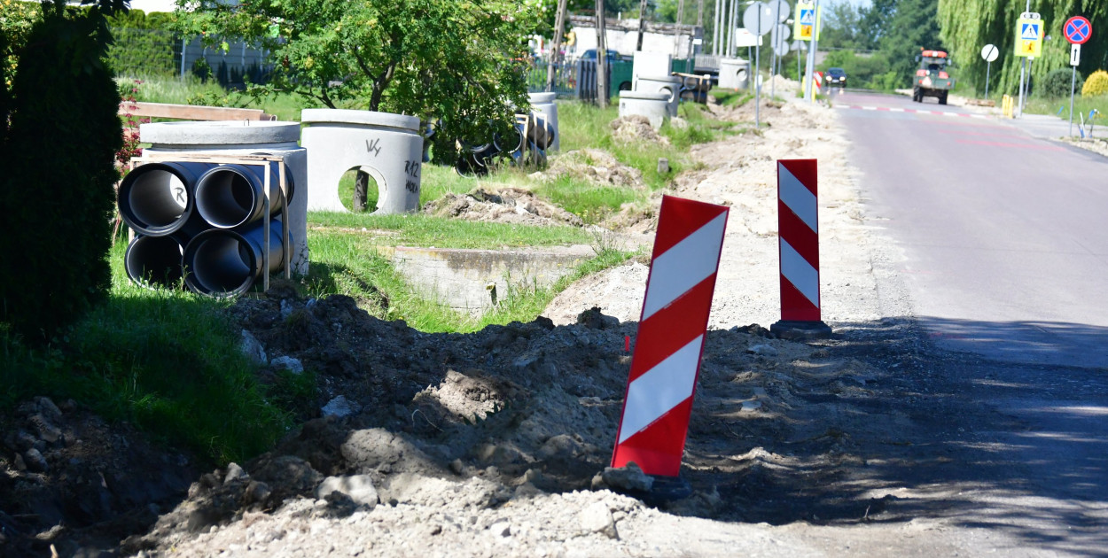 Trwają prace inwestycyjne na drodze powiatowej nr 2958L Wola Różaniecka - Różaniec
