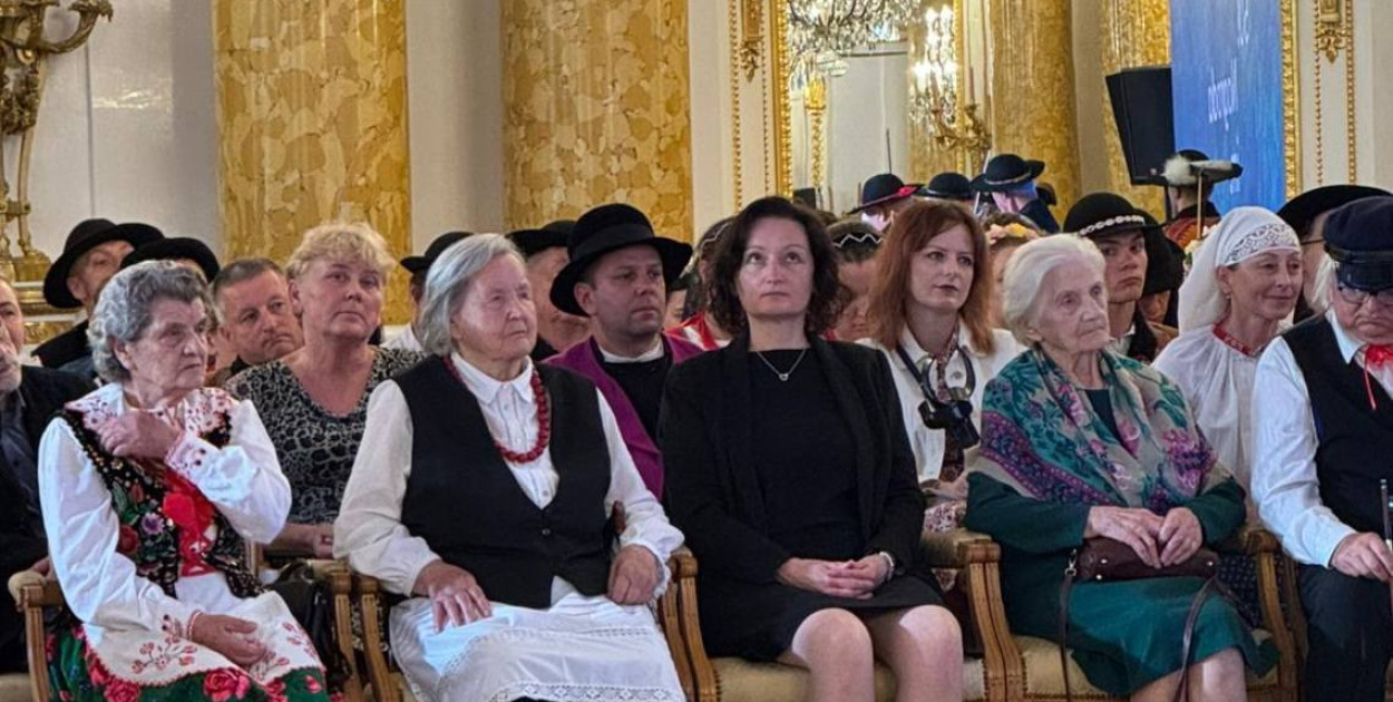 Śpiewaczka z Zastawia z nagroda Kolberga
