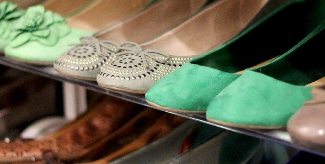 Szafka na buty do Twojego przedpokoju – jak wybrać mebel, który pomoże Ci utrzymać porządek i doda stylu?