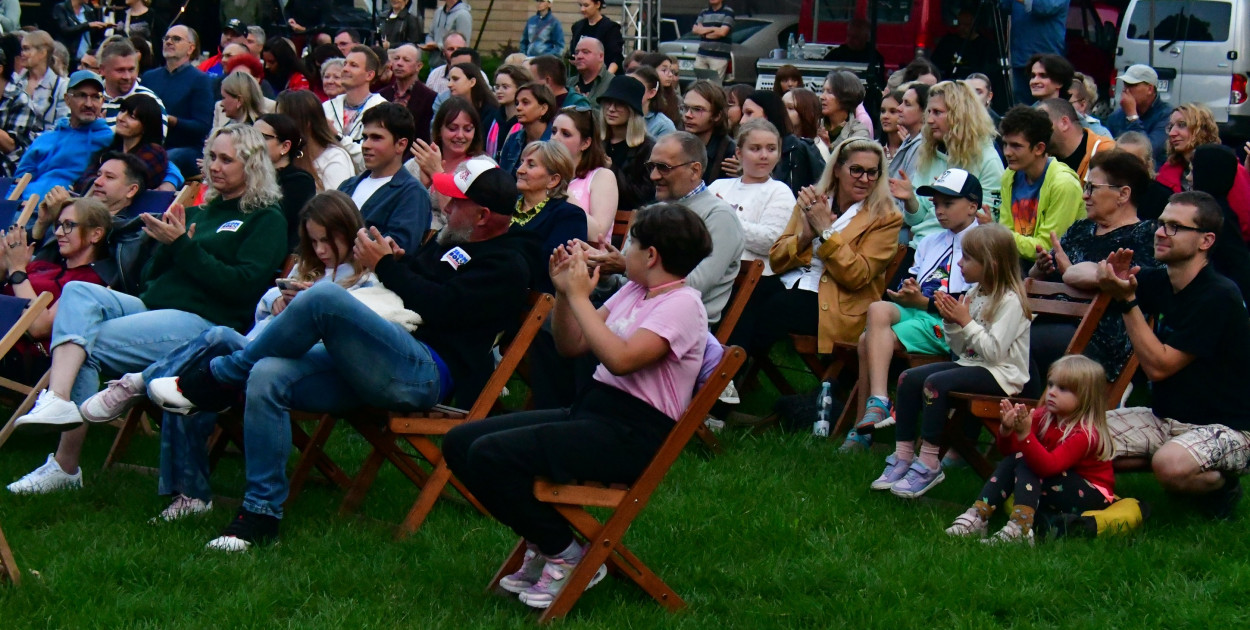 Koncert pod Lipą w Biłgoraju: Ukulele, humor i bajkowa narracja