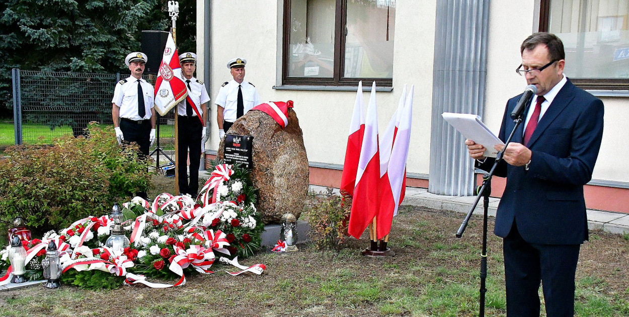 Biłgoraj. Odsłonięto pomnik upamiętniający Ofiary rzezi wołyńskiej